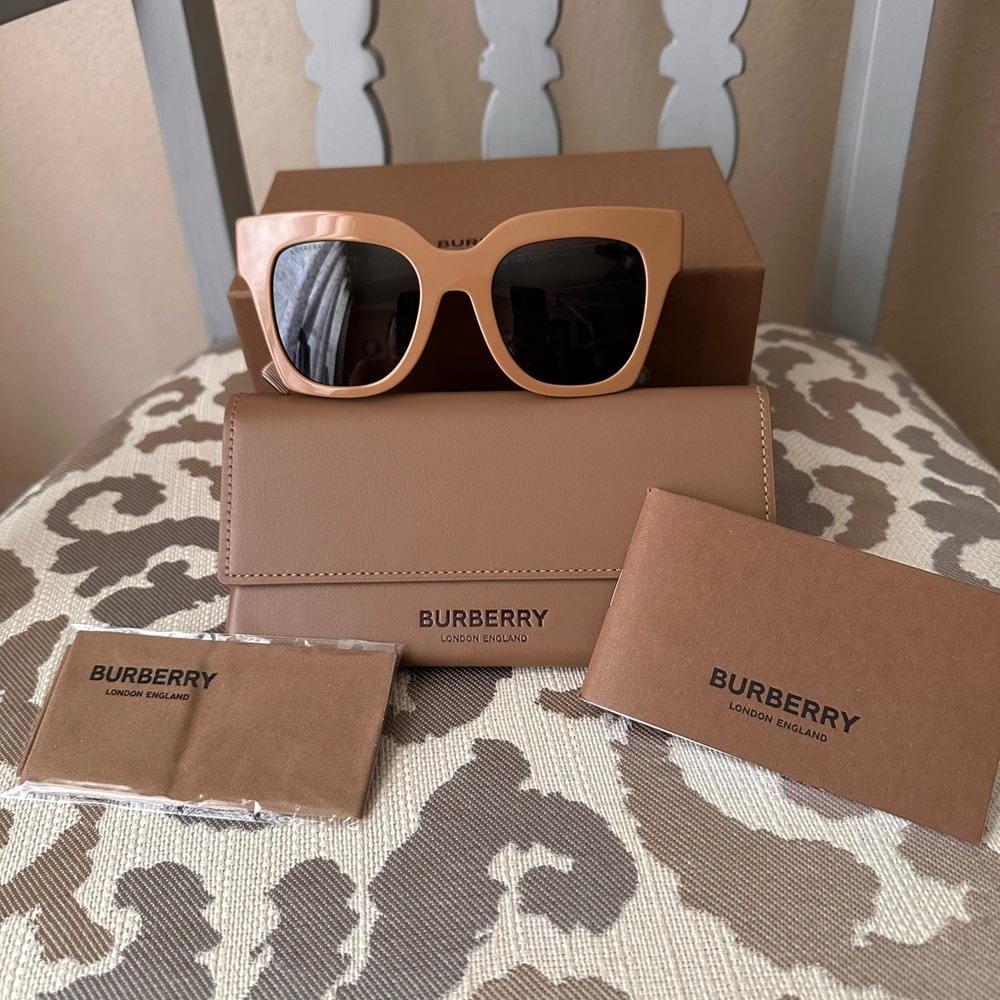 Burberry Sunglasses Kitty 4364 New